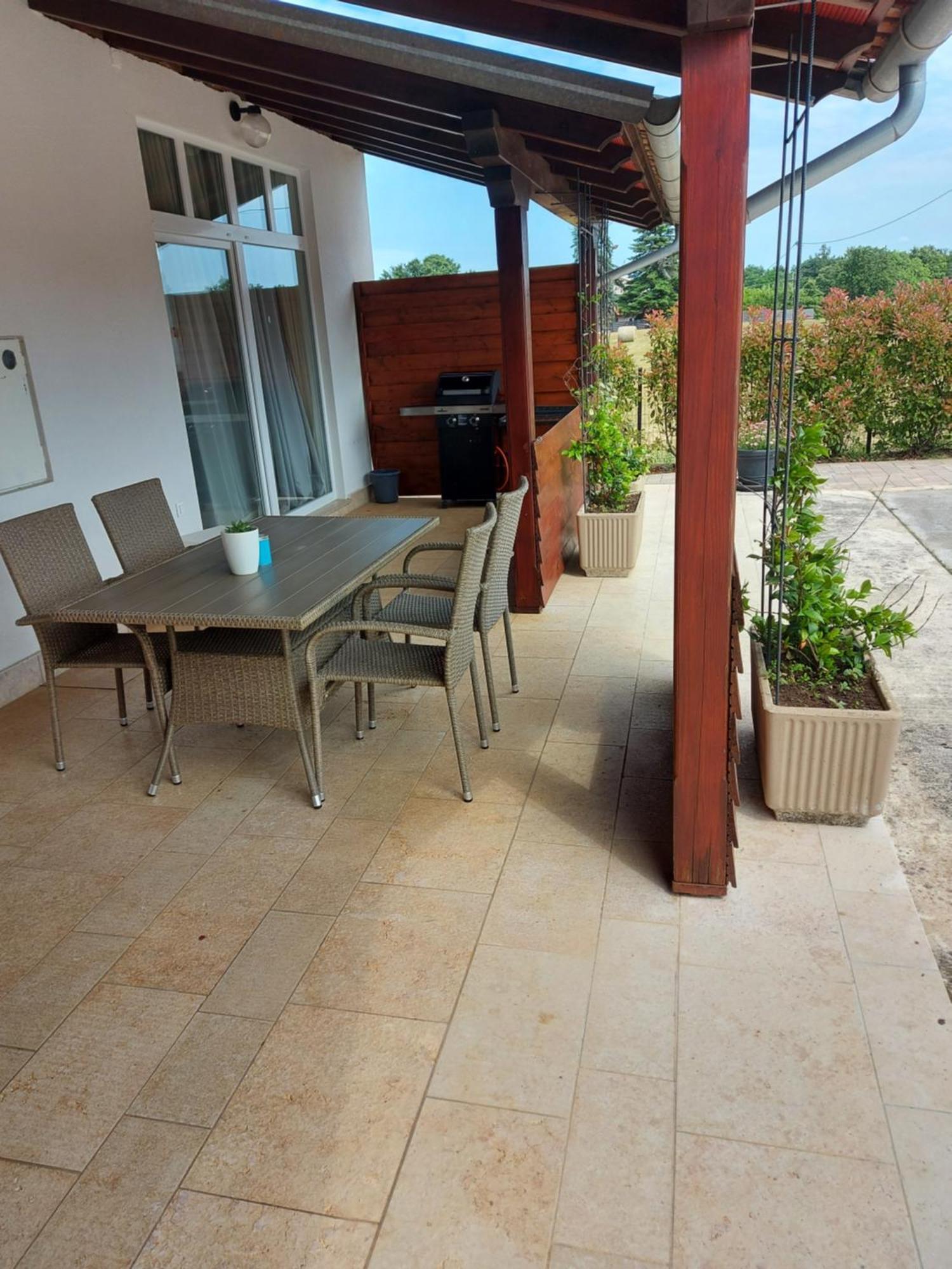 Guest House Flora Pazin Quarto foto